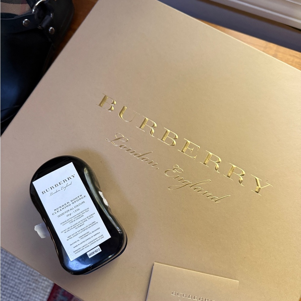 Burberry harness rain boots - Picture 8 of 15